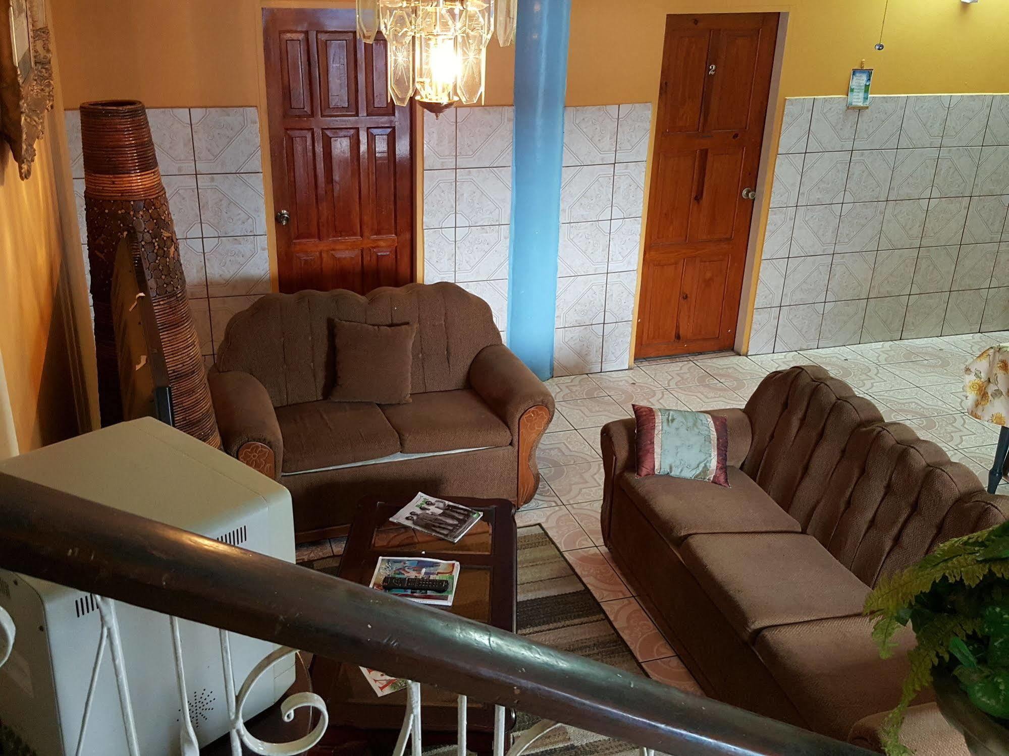 Caribbean Tourist Villa Port of Spain Extérieur photo